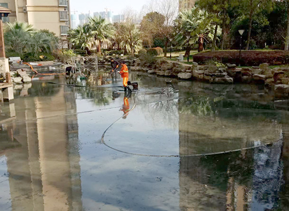 锦江景观池淤泥清理